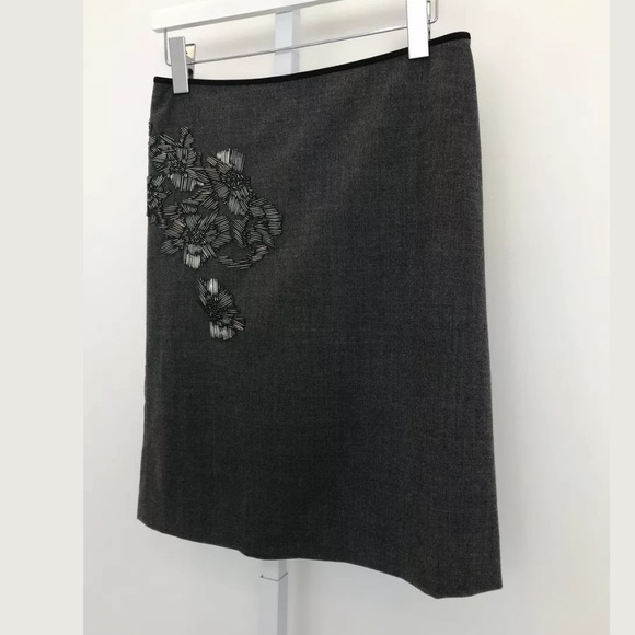 DKNY GRAY BEADED EMBELLISHED SKIRT SIZE 4 NWOTS! - Picture 4 of 12